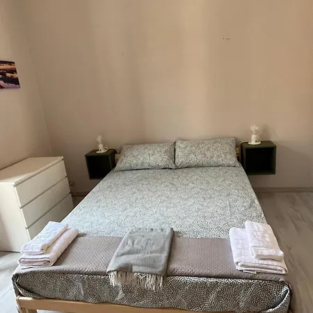 La Sicula Atene House 200 Mt From Metro Giuffrida Bed & Breakfast Catania