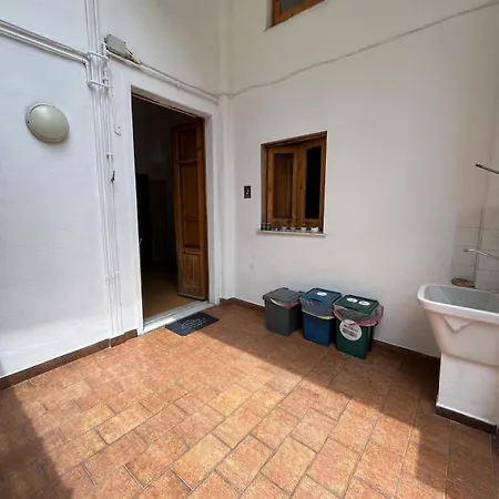 La Sicula Atene House 200 Mt From Metro Giuffrida Bed & Breakfast Catania