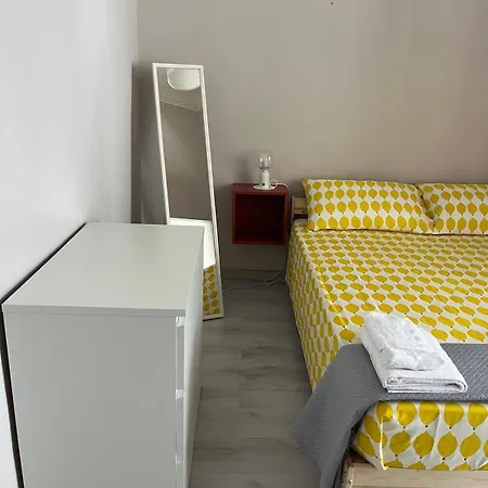 Bed & Breakfast La Sicula Atene House 200 Mt From Metro Giuffrida *