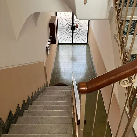 Bed & Breakfast La Sicula Atene House 200 Mt From Metro Giuffrida Catania