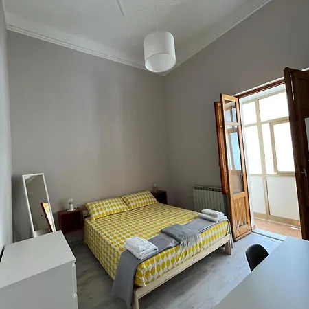 Bed & Breakfast La Sicula Atene House 200 Mt From Metro Giuffrida Catania