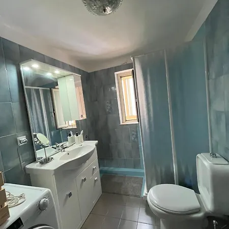 La Sicula Atene House 200 Mt From Metro Giuffrida Bed & Breakfast